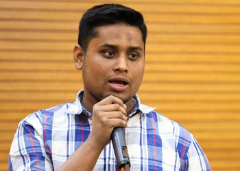 রুমিন ফারহানার উপহার পেয়ে যা বললেন হাসনাত আবদুল্লাহ