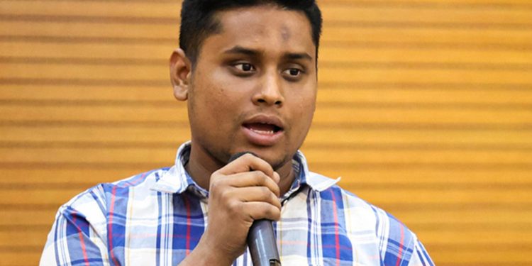 রুমিন ফারহানার উপহার পেয়ে যা বললেন হাসনাত আবদুল্লাহ