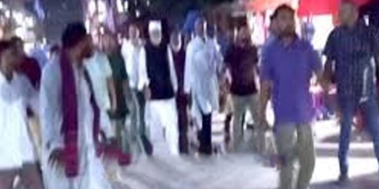 ভূঞাপুরে মুক্তিযোদ্ধা সমাবেশে হামলা কাদের সিদ্দিকীর গাড়ীবহরে বিএনপির স্লোগান