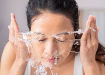 ত্বকের যত্নে সাধারণ ভুলগুলো এড়িয়ে চলুন নাহলে বাড়তে পারে চর্মরোগ