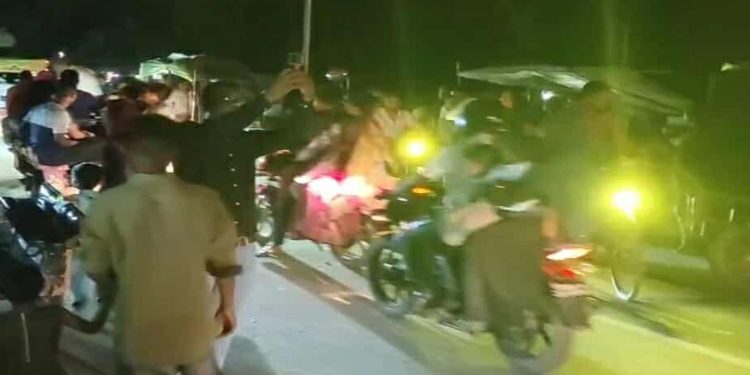 মাওলানা ভাসানী সেতুতে মোটরসাইকেলের ধাক্কায় প্রা'ণ গেল বৃদ্ধার