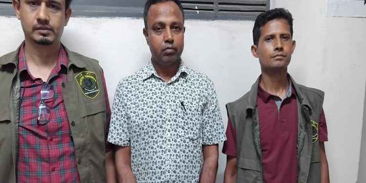 কৃষকলীগের কেন্দ্রীয় নেতা আব্দুর রশিদ বখতিয়ার গ্রে'ফ'তা'র