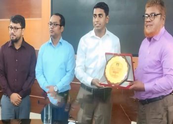 টাঙ্গাইলে শ্রেষ্ঠ কানুনগো নির্বাচিত দেলদুয়ারের রফিকুল ইসলাম