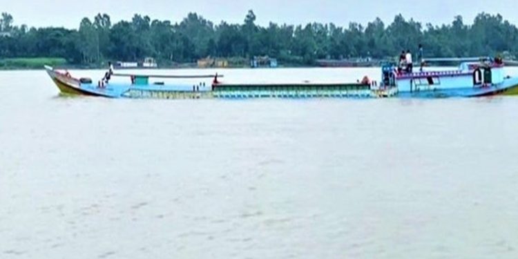 ভূঞাপুরে যমুনা নদীতে বাল্কহেড থেকে পড়ে শ্রমিক নিখোঁজ