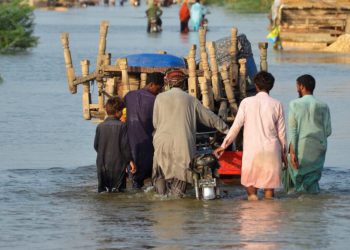 পাকিস্তান ও কাশ্মিরে ভ'য়া'ব'হ বন্যা দুই লাখ মানুষ নিরাপদ আশ্রয়ে