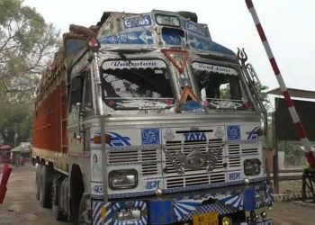 হিলি স্থলবন্দর দিয়ে পেঁয়াজ আমদানির অনুমতি বাজারে দাম নিয়ন্ত্রণে রাখার চেষ্টা