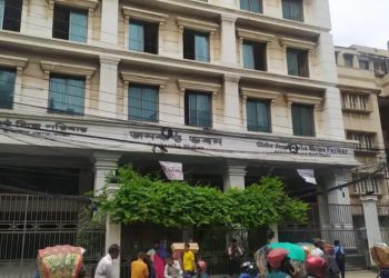 জনকণ্ঠ পত্রিকায় অভ্যন্তরীণ দ্বন্দ্ব মালিকপক্ষের বিরুদ্ধে সাংবাদিকদের মা'ম'লা