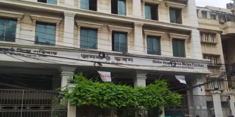 জনকণ্ঠ পত্রিকায় অভ্যন্তরীণ দ্বন্দ্ব মালিকপক্ষের বিরুদ্ধে সাংবাদিকদের মা'ম'লা