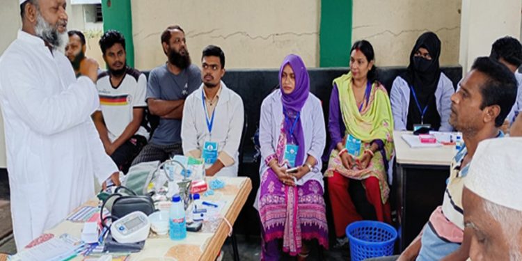 টাঙ্গাইলে যুবকদের উদ্যোগে ফ্রি মেডিকেল ক্যাম্প