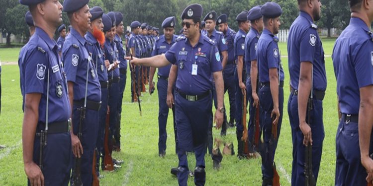 টাঙ্গাইলে অপরাধ দমনে পুলিশ আন্তরিকভাবে কাজ করছে
