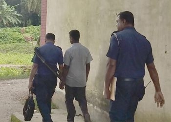 বাসাইলে শ্লীলতাহানীর অভিযোগে শিক্ষক আটক