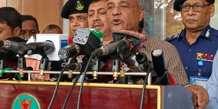 স্বরাষ্ট্র উপদেষ্টা: সাম্প্রতিক কয়েকটি ঘটনায় আইনশৃঙ্খলা পরিস্থিতি কিছুটা খারাপ হয়েছে