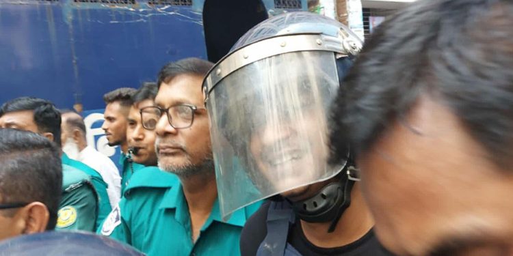 হ'ত্যা মা'ম'লা'য় সাবেক এমপি হাজী সেলিম ও তানভীর হাসান সৈকত গ্রে'প্তা'র