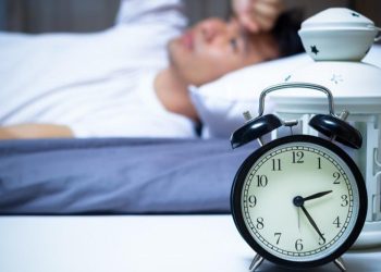 যেসব ভিটামিনের অভাবে হতে পারে ঘুমের সমস্যা