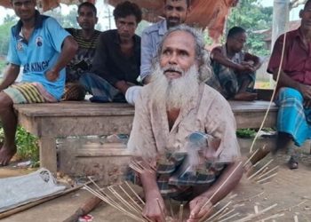 সখীপুরে অন্ধ হয়েও জীবনযুদ্ধে হার না মানা গণি মিয়া