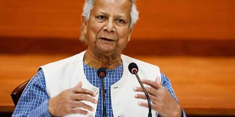 ড. মুহাম্মদ ইউনূসের হাতে ১২ তরুণ পেলো ইয়ুথ ভলান্টিয়ার অ্যাওয়ার্ড ২০২৫