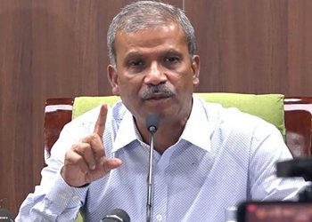 ফেব্রুয়ারিতে নির্বাচন নিয়ে সরকার দৃঢ়প্রতিজ্ঞ: আইন উপদেষ্টা