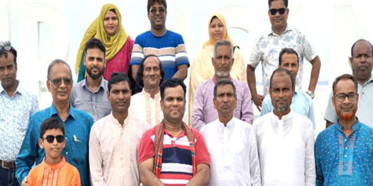 টাঙ্গাইলে বাউলিয়ানা শিল্পীগোষ্ঠীর ১৮তম বার্ষিকীতে নৌবিহার ও সুরের মেলা