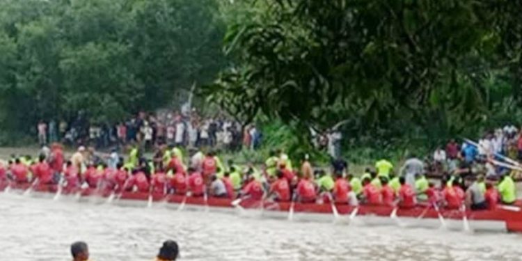 টাঙ্গাইলের ছিলিমপুরে এলেংজানী নৌকা বাইচ প্রতিযোগিতা অনুষ্ঠিত