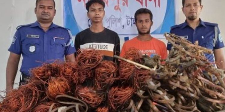 নাগরপুরে ট্রান্সফরমার চু'রি'র সরঞ্জামসহ দুই চোর গ্রে'ফ'তা'র
