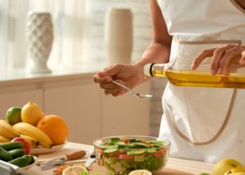 ফ্যাটি লিভার প্রতিরোধে রান্নাঘরের অভ্যাস বদলান: সুস্থ পরিবার গড়ার সহজ উপায়