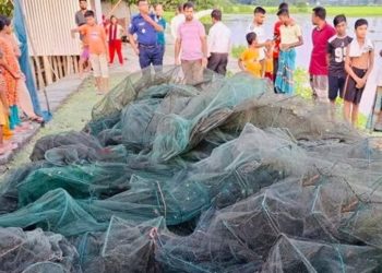 গোপালপুরে অভিযান ২ হাজার মিটার অবৈধ চায়না দুয়ারী জাল ধ্বংস