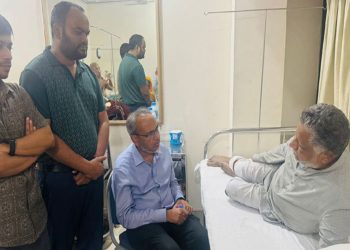 খন্দকার লুৎফর রহমানের ওপর স'ন্ত্রা'সী হা'ম'লা হাসপাতালে ভর্তি