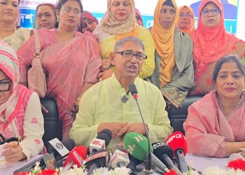 কিছু রাজনৈতিক দল গণতন্ত্র ব্যাহত করছে: আহমেদ আযম খান