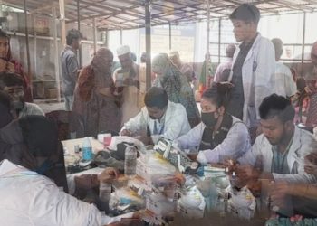 টাঙ্গাইলে বায়তুল আমান ছাপড়া মসজিদে ফ্রি মেডিকেল ক্যাম্প