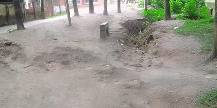 দেলদুয়ারে কাবিখা প্রকল্পে অনিয়ম: ৪ টন খাদ্যশস্য অপচয়