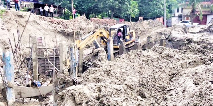 মির্জাপুরে নির্মাণ কাজের সময় গ্যাসপাইপ ফেটে সরবরাহ বন্ধ