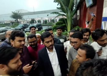 উন্নত চিকিৎসার জন্য সিঙ্গাপুর গেলেন নুরুল হক নুর