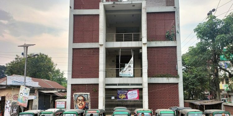 ভূঞাপুরে আড়াই কোটি টাকার মু'ক্তি'যো'দ্ধা সংসদ ভবন অব্যবহৃত