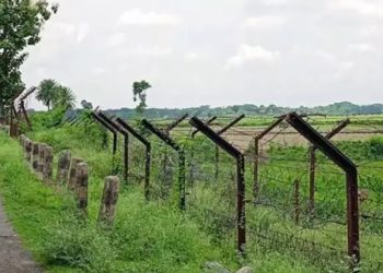 ভারত থেকে আ'ট'ক ৯ বাংলাদেশিকে পতাকা বৈঠকের মাধ্যমে বিজিবির কাছে হস্তান্তর