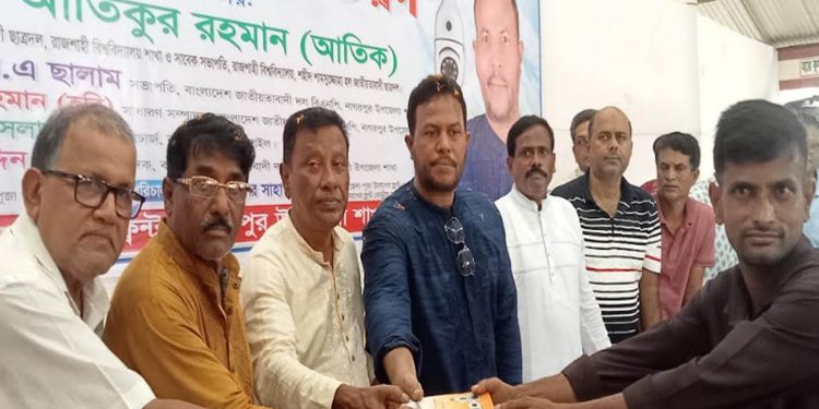 নাগরপুরে দুর্গা মন্দিরে নিরাপত্তায় শতাধিক আইপি ক্যামেরা বিতরণ