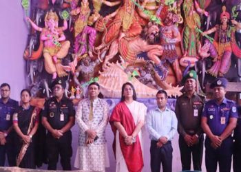 টাঙ্গাইলে দুর্গাপূজা: জেলা প্রশাসক ও পুলিশ সুপারের নিরাপত্তা পরিদর্শন
