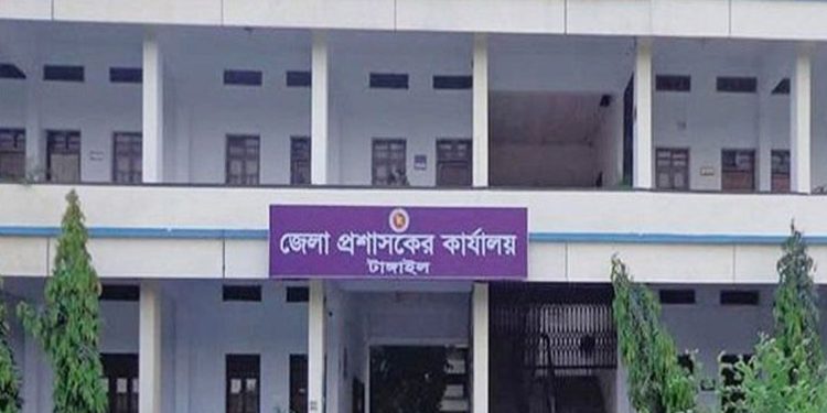 জেলা প্রশাসকের গাড়ি চালকের বিরুদ্ধে অনৈতিক কর্মকাণ্ডের অভিযোগ