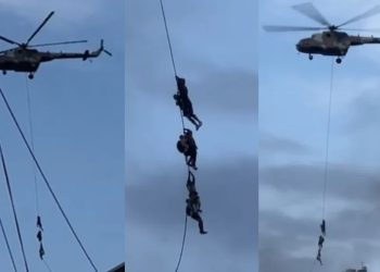 হেলিকপ্টারের রশিতে ঝুলে প্রাণ বাঁচালেন মন্ত্রীরা