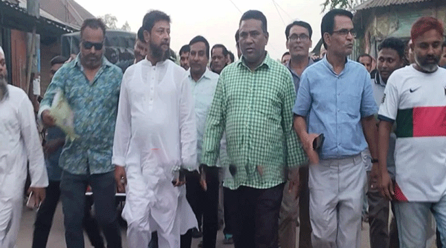 কালিহাতীতে কৃষিবিদ খালিদের রাষ্ট্র মেরামতের ৩১ দফার লিফলেট বিতরণ
