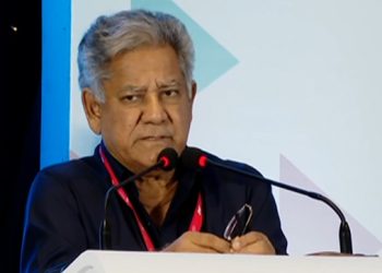 সরকার নয়, শ্রমিকদের বেতন মালিকদেরকেই দিতে হবে: শ্রম উপদেষ্টা