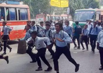 ঢাকা কলেজ ও আইডিয়াল কলেজ শিক্ষার্থীদের সংঘর্ষ