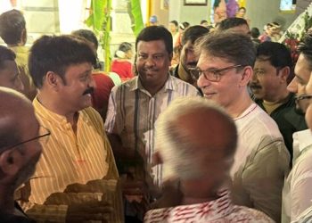 হযরত আলী মিঞা পরিদর্শন করলেন রণদা প্রসাদ সাহার দুর্গামন্ডপ