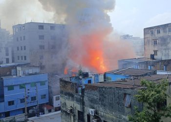 মিরপুরে পোশাক কারখানা ও কেমিক্যাল গোডাউনে আ'গু'ন