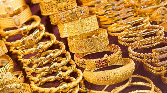 এক লাফে স্বর্ণের ভরিতে বাড়ল প্রায় ৯ হাজার টাকা