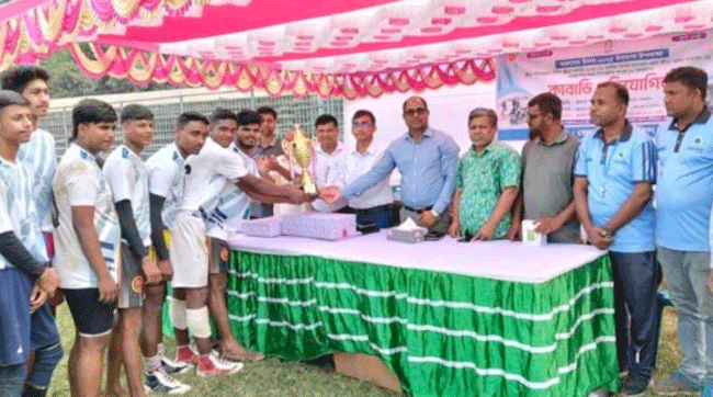 টাঙ্গাইল স্টেডিয়ামে অনুর্দ্ধ-১৬ বালকদের কাবাডি প্রতিযোগিতা অনুষ্ঠিত