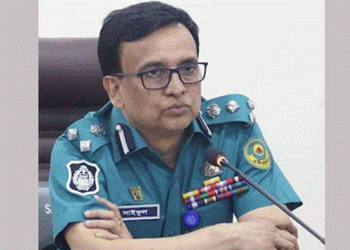 ট্রাইব্যুনালে হাজির করা হয়েছে সাবেক পুলিশ কমিশনার সাইফুলকে