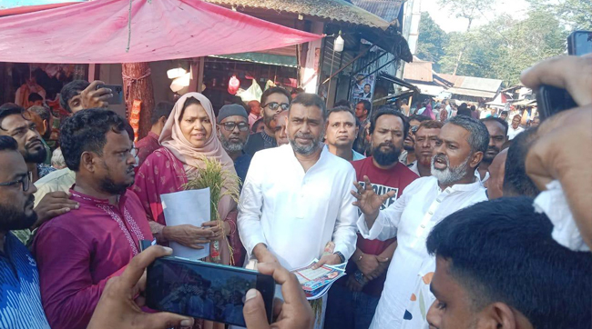 মির্জাপুরে বিএনপির ৩১ দফা বাস্তবায়নে লিফলেট বিতরণ