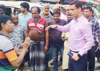 ধনবাড়ী বাসস্ট্যান্ড যানজট মুক্ত রাখতে মাঠে নামলেন ইউএনও