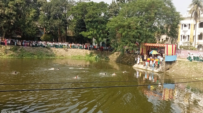 নাগরপুরে ঐতিহ্যবাহী চৌধুরীবাড়ী পুকুরে উন্মুক্ত সাঁতার প্রতিযোগিতা অনুষ্ঠিত