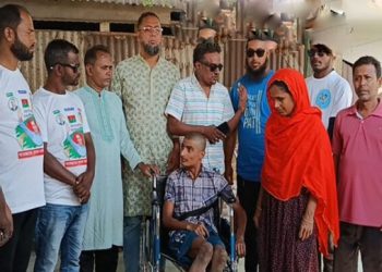 টাঙ্গাইলে প্রতিবন্ধীদের মাঝে টুকুর পক্ষ থেকে হুইলচেয়ার বিতরণ